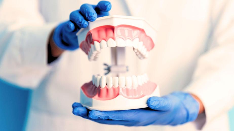 dentist consultation for whitening sensitivity before treatment