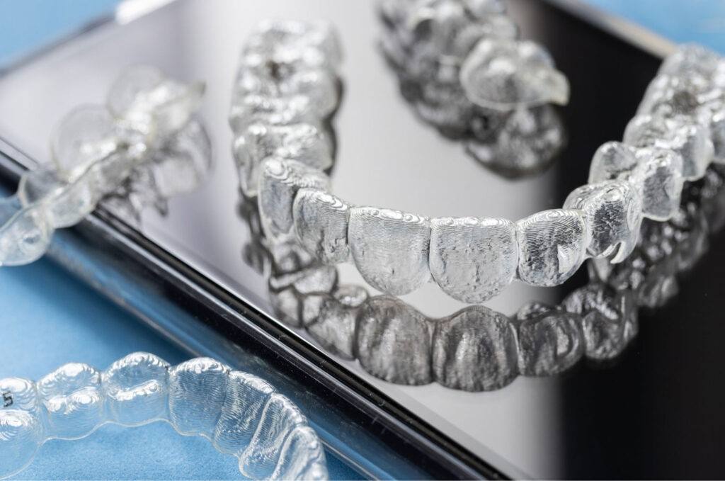 removable clear aligners for straightening teeth