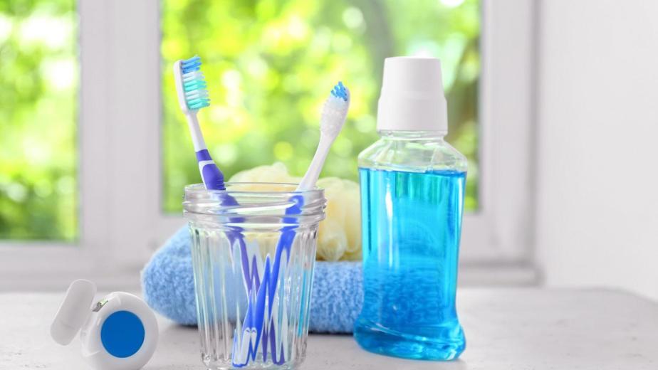 daily flossing routine for healthy gums