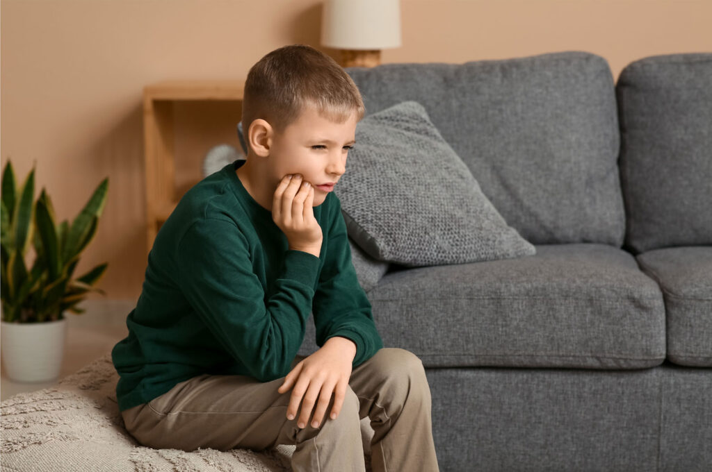 tooth sensitivity to heat cold or sweets 