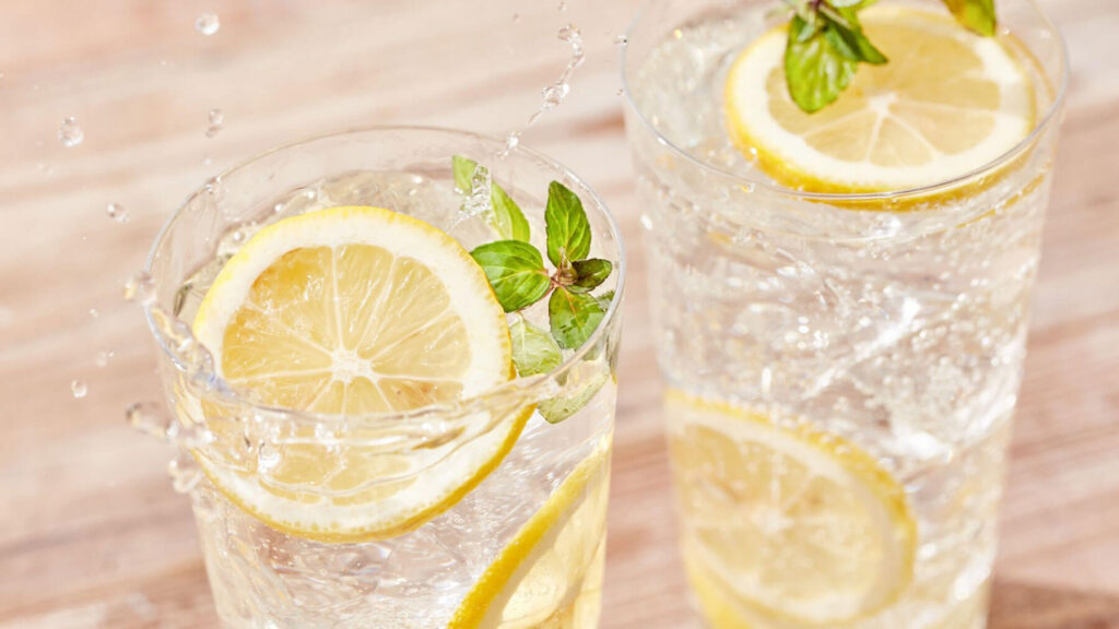 Add Lemon to Sparkling Water Cause Damage