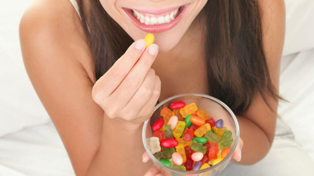 Avoid Sticky Food for Crack Teeth