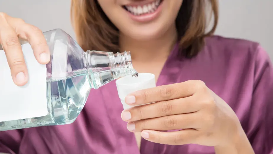 Mouthwash-Replaces-Brushing